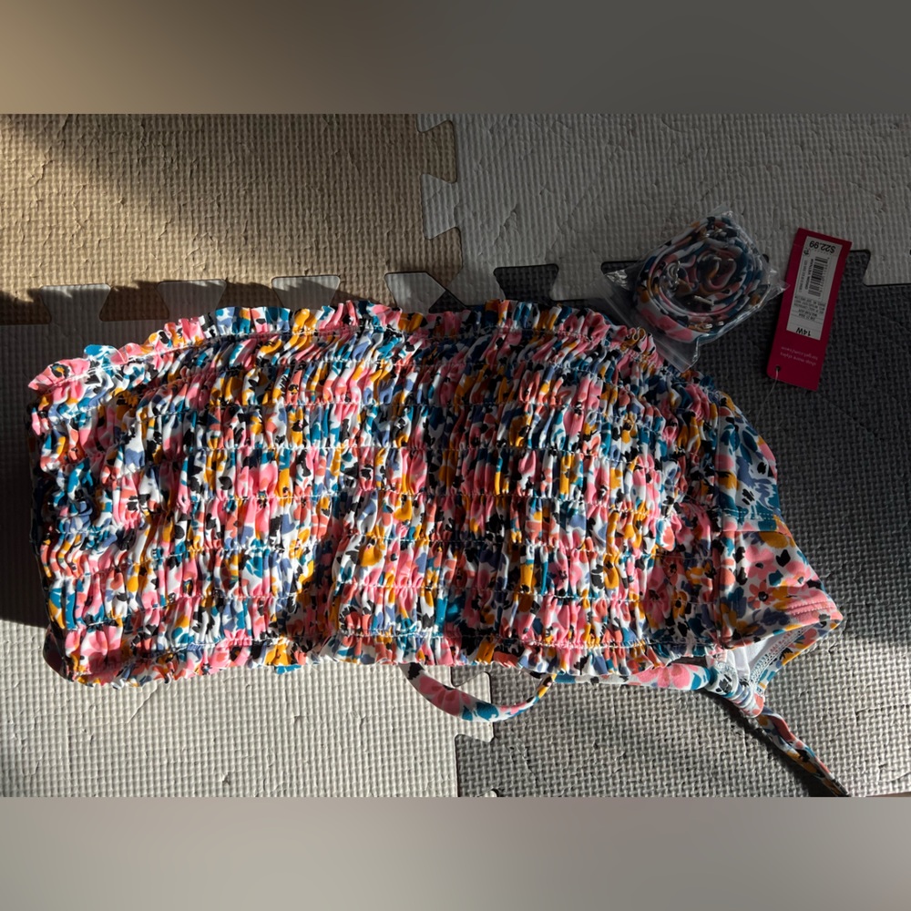 NWT Bikini top